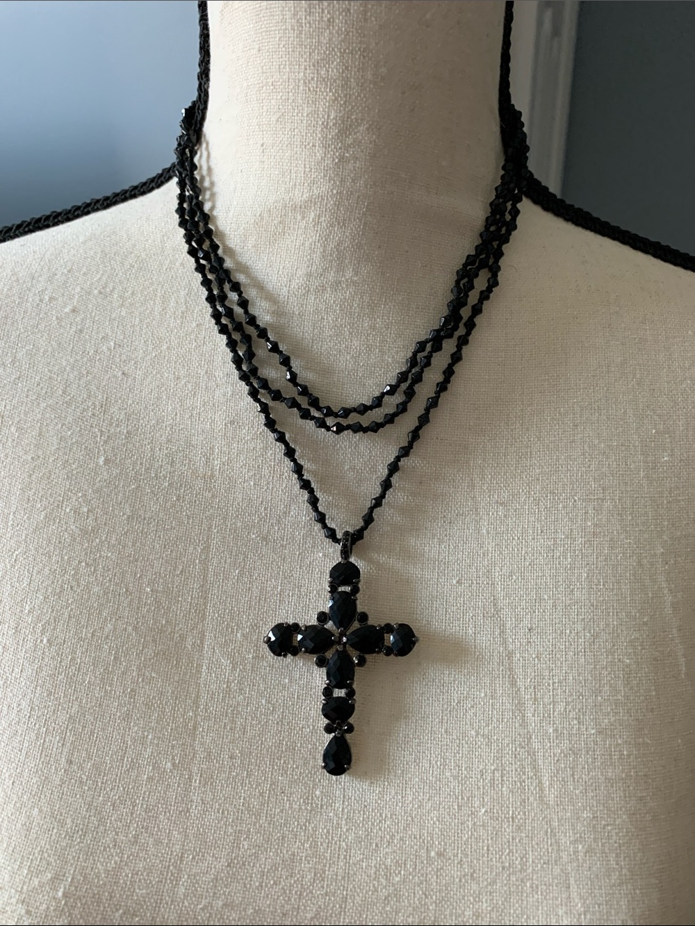 ✨MONET BLACK CRYSTAL CROSS MULTI STRAND STATEMENT NECKLACE✨